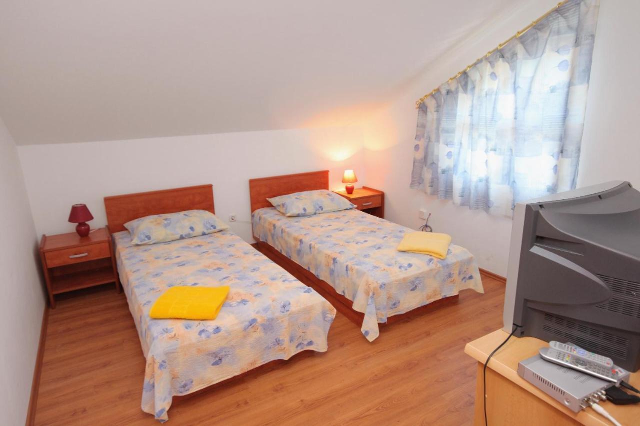 Apartments And Rooms With Parking Space Njivice, Krk - 5458 Zewnętrze zdjęcie