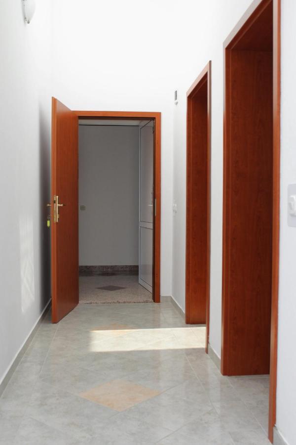 Apartments And Rooms With Parking Space Njivice, Krk - 5458 Zewnętrze zdjęcie