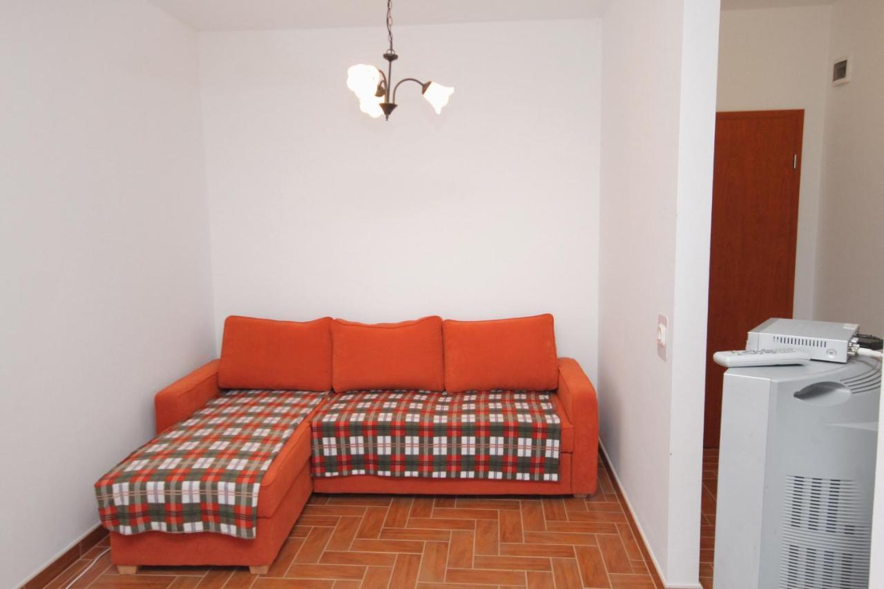 Apartments And Rooms With Parking Space Njivice, Krk - 5458 Zewnętrze zdjęcie