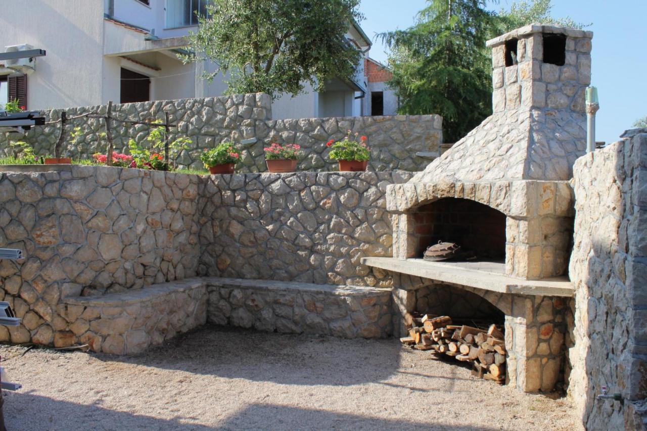 Apartments And Rooms With Parking Space Njivice, Krk - 5458 Zewnętrze zdjęcie