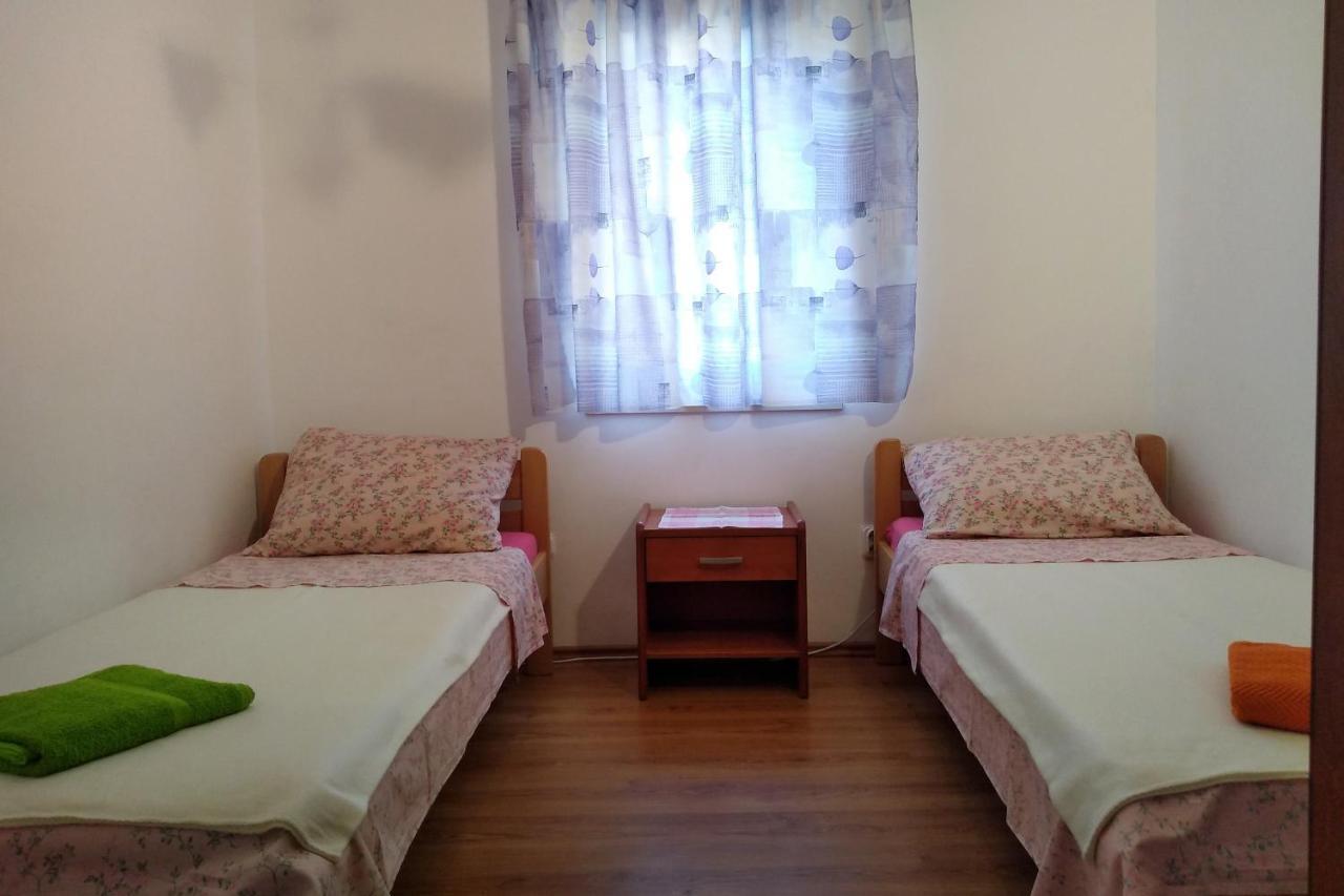 Apartments And Rooms With Parking Space Njivice, Krk - 5458 Zewnętrze zdjęcie