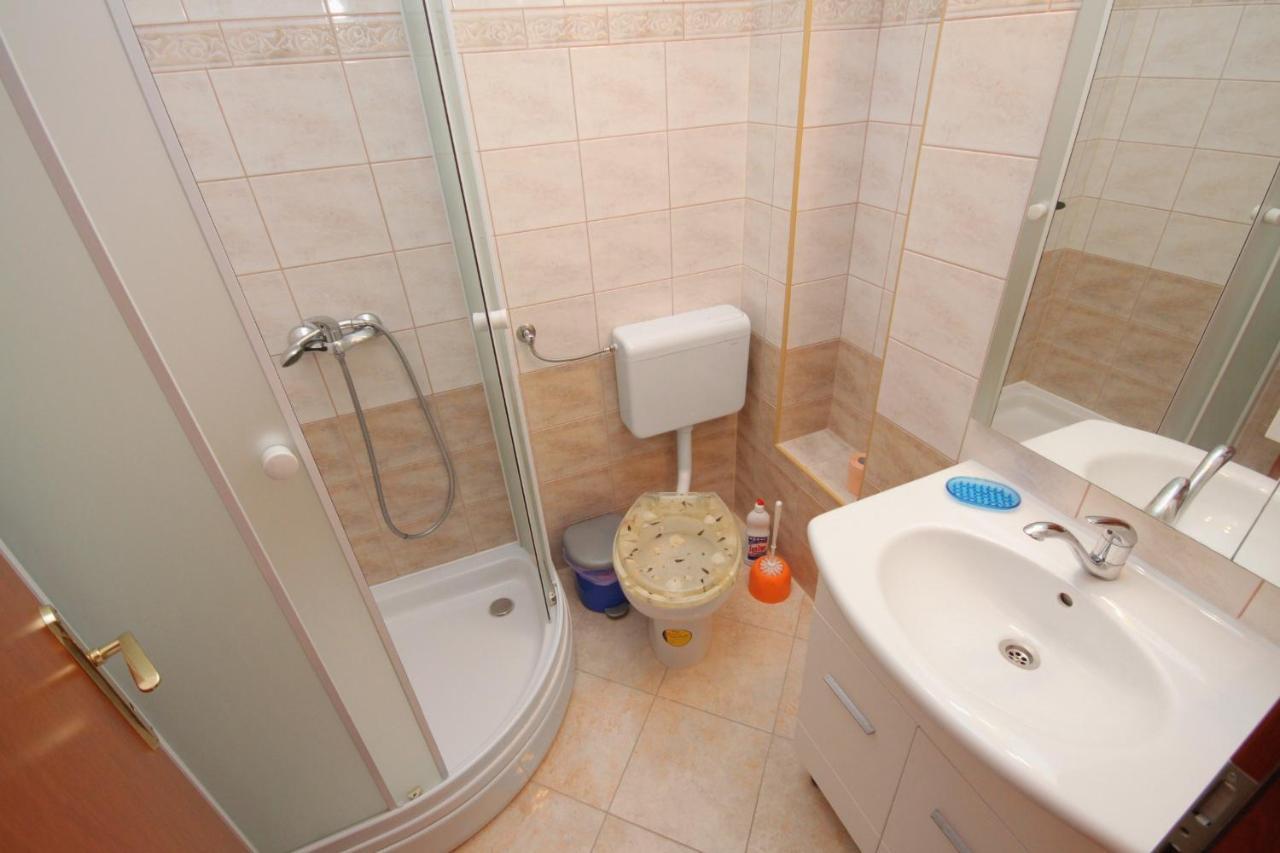 Apartments And Rooms With Parking Space Njivice, Krk - 5458 Zewnętrze zdjęcie