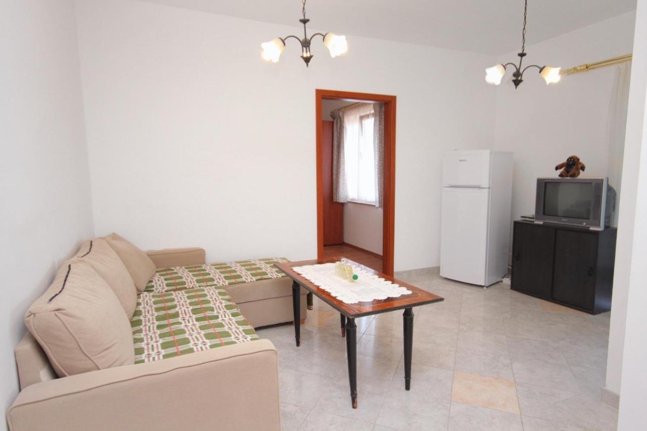 Apartments And Rooms With Parking Space Njivice, Krk - 5458 Zewnętrze zdjęcie