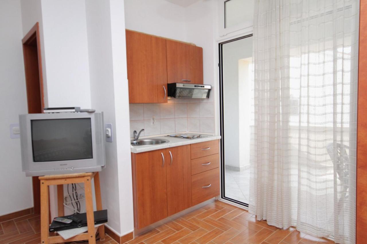 Apartments And Rooms With Parking Space Njivice, Krk - 5458 Zewnętrze zdjęcie