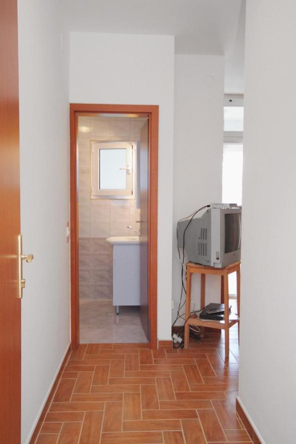 Apartments And Rooms With Parking Space Njivice, Krk - 5458 Zewnętrze zdjęcie